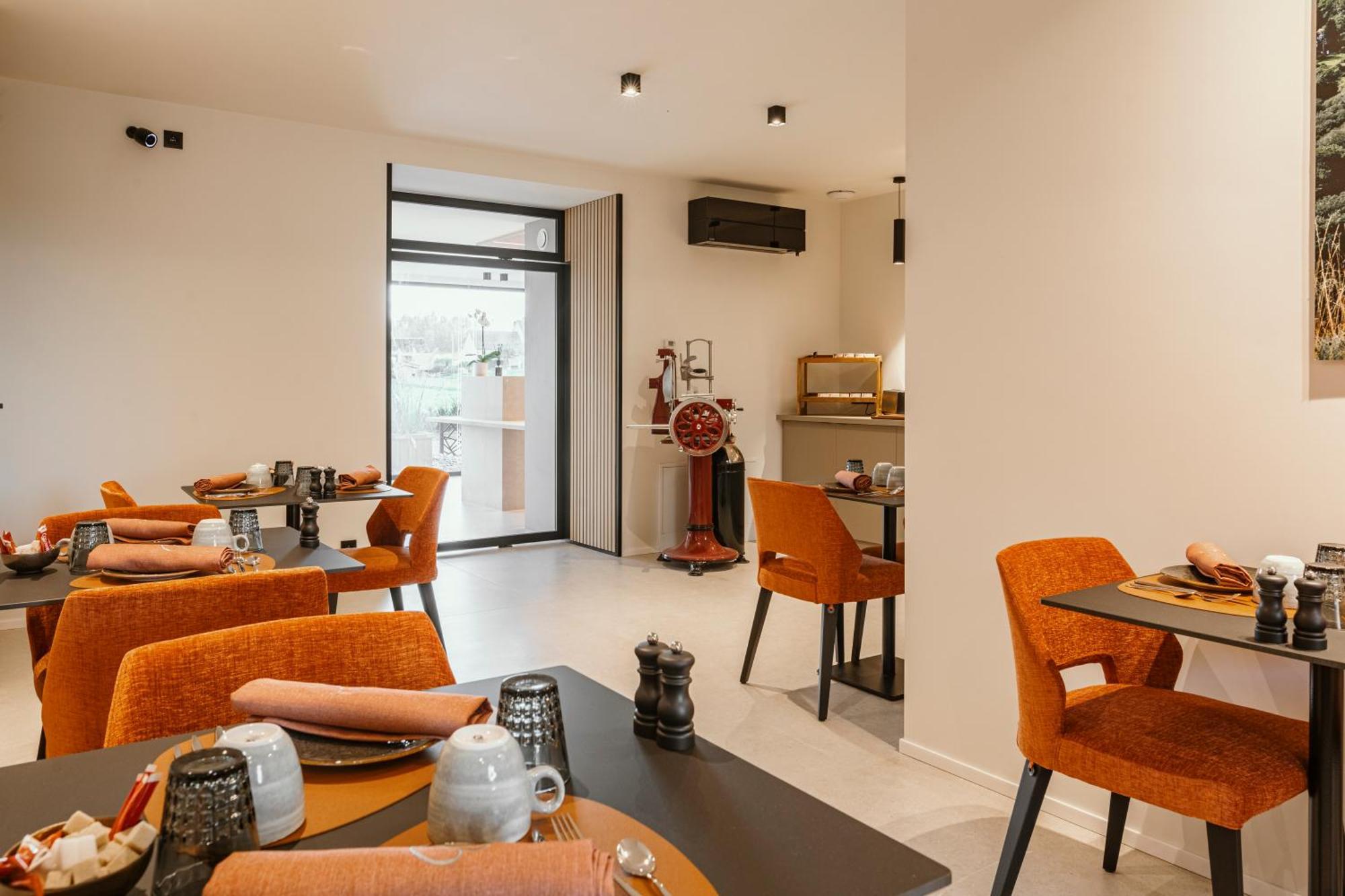 Cc Nomie Hotel Restaurant Дінан Екстер'єр фото