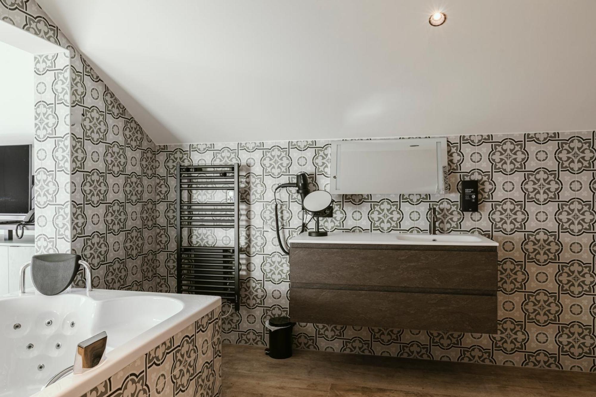 Cc Nomie Hotel Restaurant Дінан Номер фото