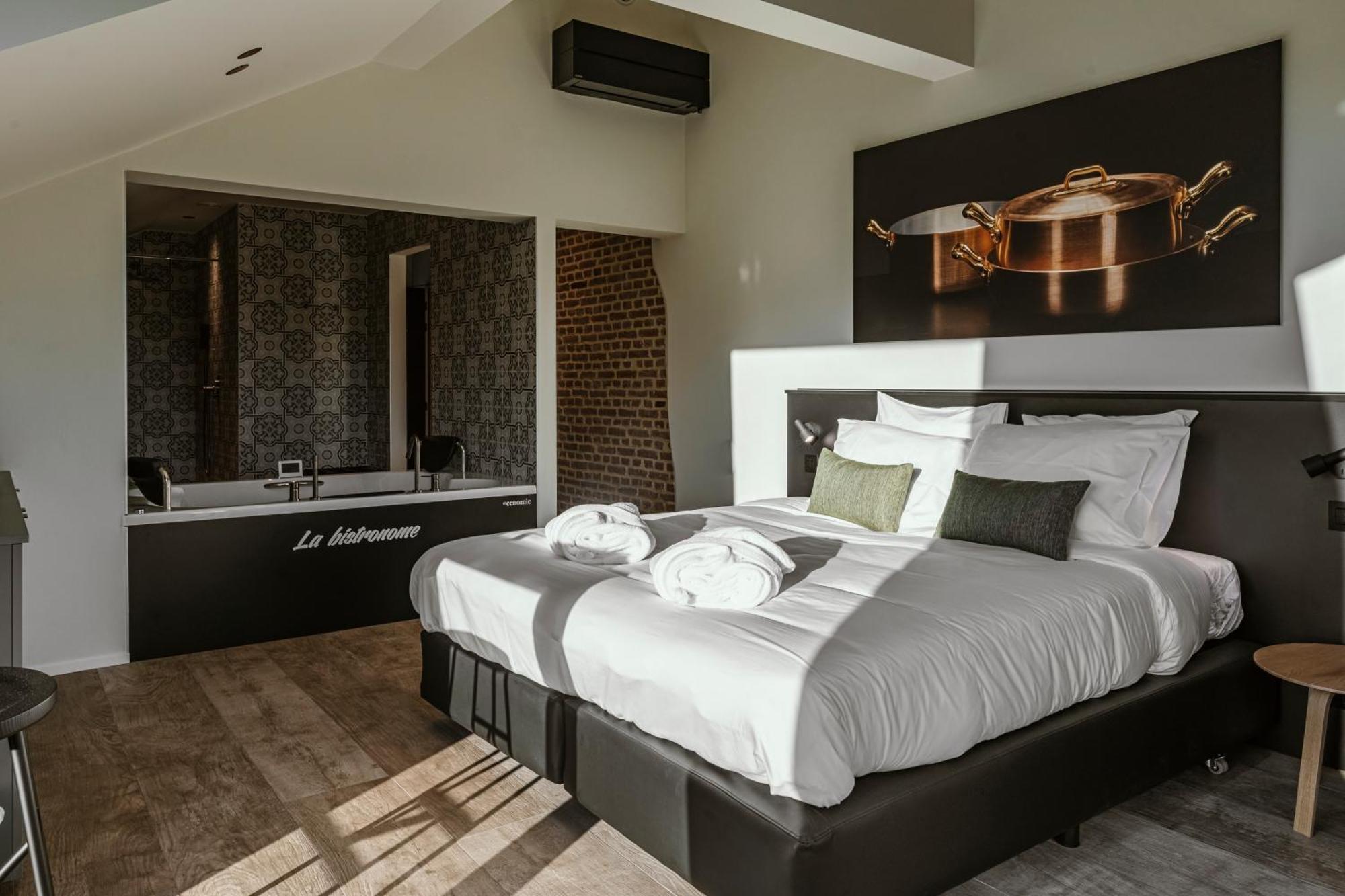 Cc Nomie Hotel Restaurant Дінан Екстер'єр фото
