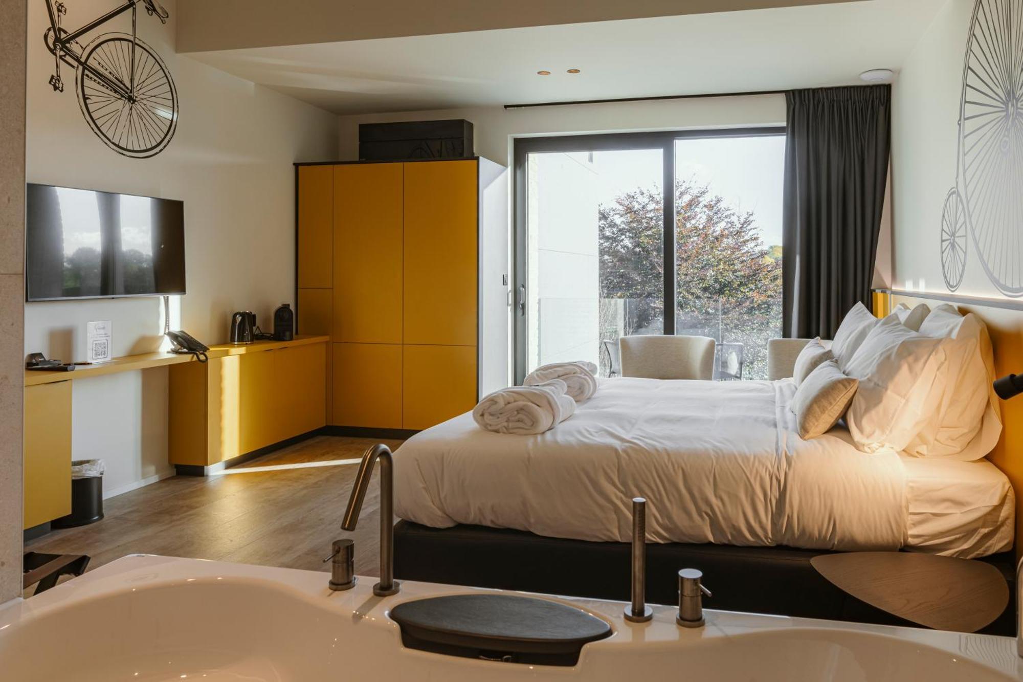 Cc Nomie Hotel Restaurant Дінан Номер фото